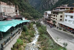 Excursión a Machupicchu en tren turístico en 2 días