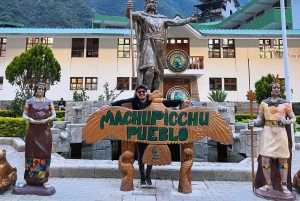 Excursión a Machupicchu en tren turístico en 2 días