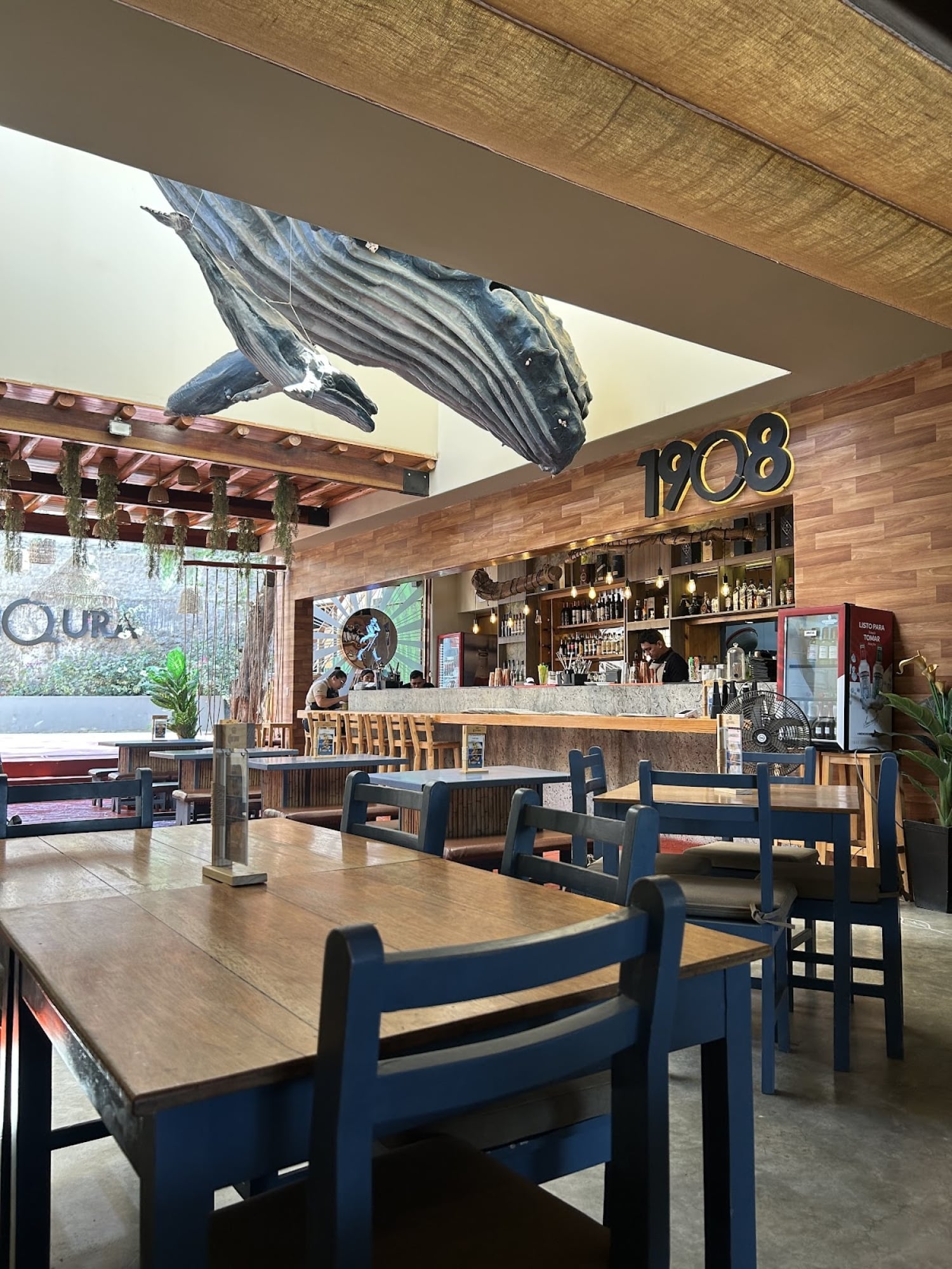 ManQura Restobar