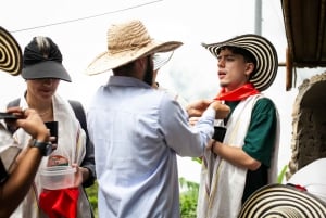 Medellin: Tour del caffè, arrivo a cavallo e canna da zucchero