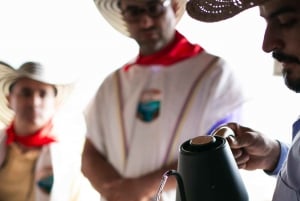 Medellin: Kahvikierros, hevosen selässä saapuminen ja sokeriruoko