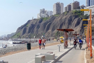 Miraflores: Bohemian Barranco Guided Bike Tour