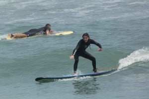 Miraflores: Surfingkursus med videoer, udstyr og instruktør
