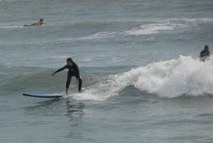 Miraflores: Surfingkursus med videoer, udstyr og instruktør