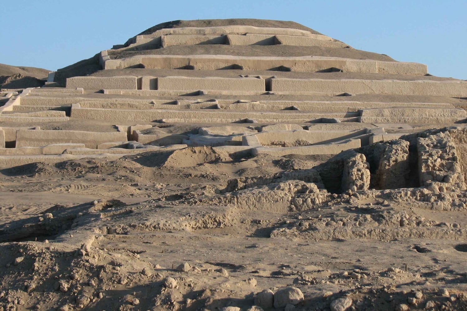 Nazca: Cahuachi Pyramids and Ocongalla Aqueduct Tour
