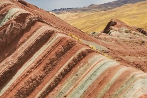 Colores y cultura de Pallay Punchu: una aventura en los Andes
