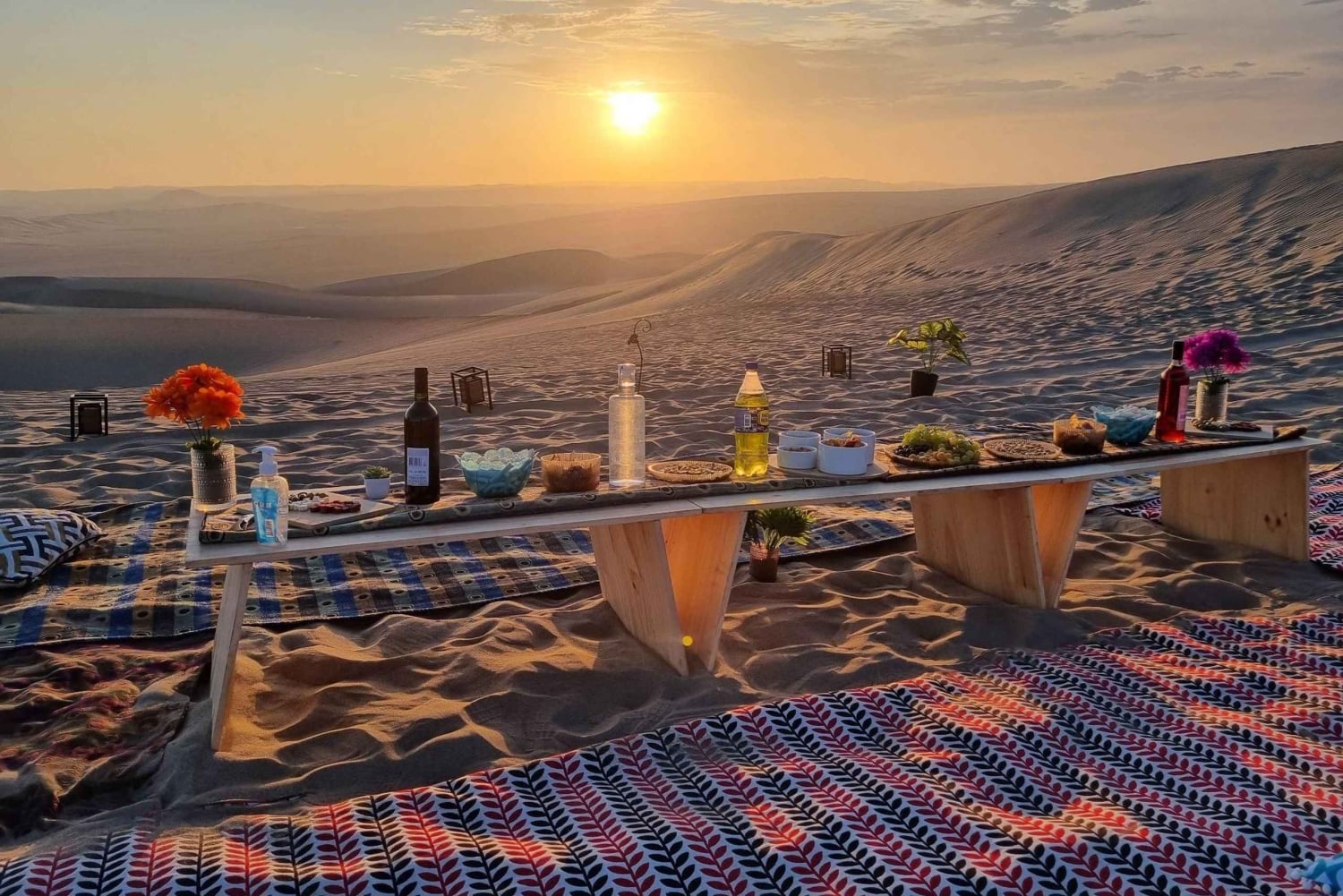 Paracas and Huacachina: Islands, Dune Buggy & Sunset Picnic