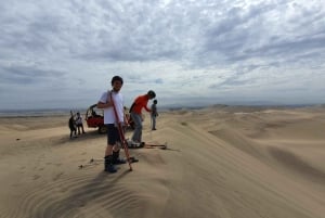 Paracas eller Pisco: Privat Huacachina Oasis Tour & Buggy Ride