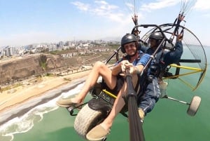 Flyg med paraglider över Limas Costa Verde – en oförglömlig flygupplevelse