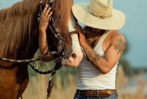 Peru: Full Day Viewpoint Ascent by Horseback + Lunch