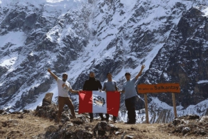 Privates 1-Tages-Abenteuer: Salkantay & Inkachiriasqa-See