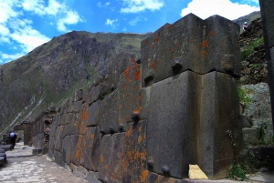 Privat transport: Ollantaytambo jernbanestasjon til Cusco