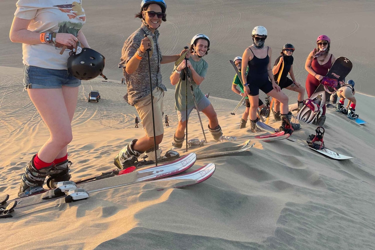Professional sandboarding and sand skiing school in Huacachina