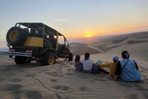 Professional sandboarding and sand skiing school in Huacachina
