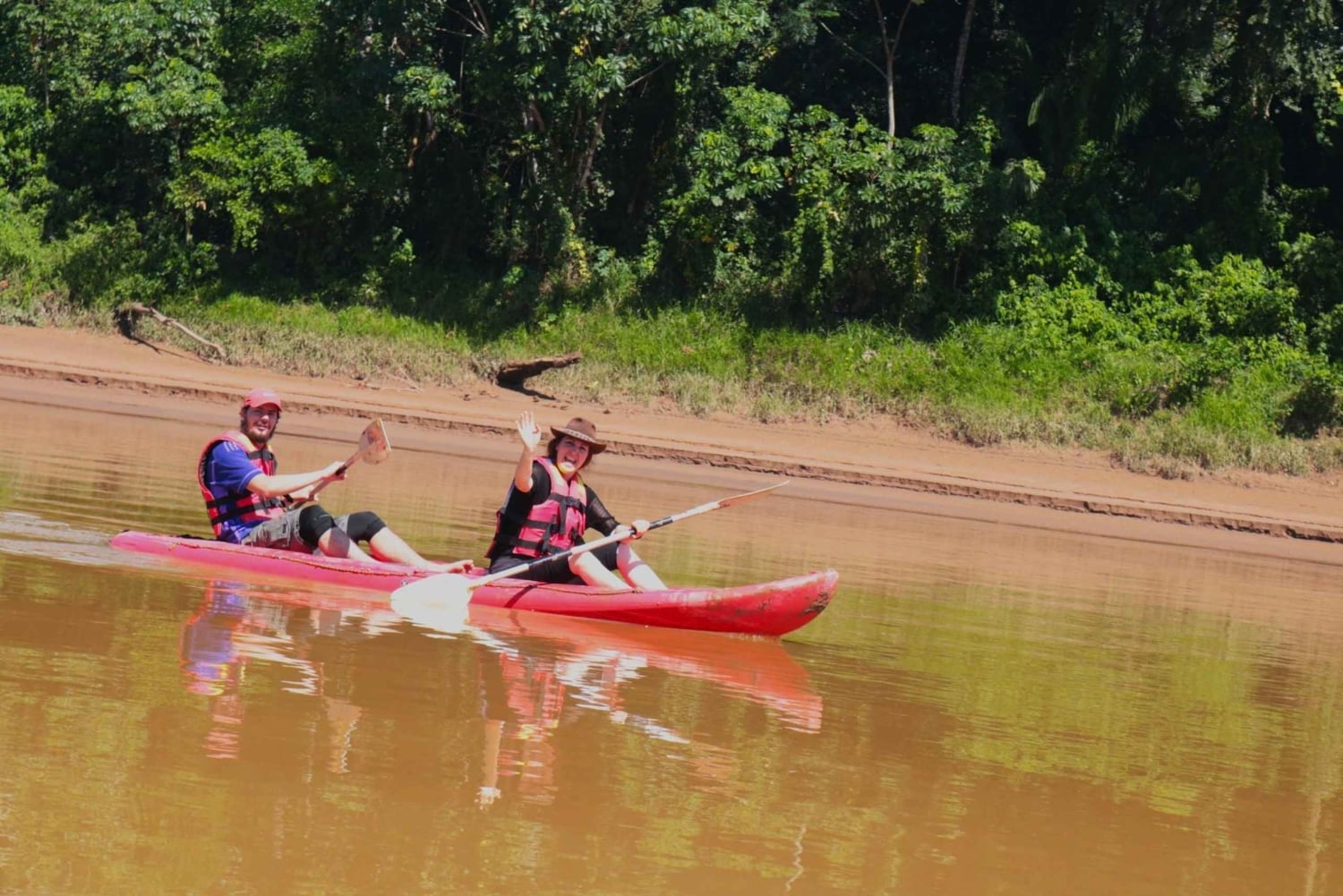 Puerto Maldonado: Kayaking and swimming in the Tambopata River