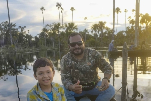 Puerto Maldonado: Lake Yacumama sunset and piranha fishing
