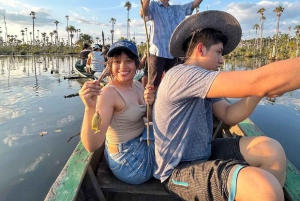 Puerto Maldonado: Lake Yacumama sunset and piranha fishing