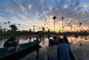 Puerto Maldonado: Lake Yacumama sunset and piranha fishing