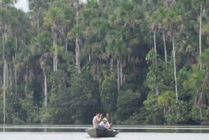 Puerto Maldonado: Heldagstur til Sandovalsjøen med kanopadling