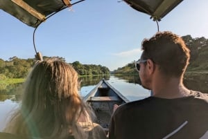 プエルト・ナリニョ：アマゾンジャングルと湖の3日間ツアー