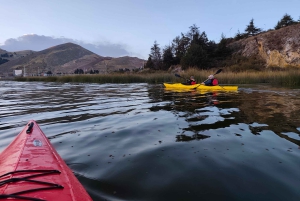 Puno: tour di 2 giorni in kayak alle isole Uros con soggiorno in famiglia ad Amantani