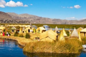 Puno: Ganztagestour zum Titicacasee und Uros & Taquile