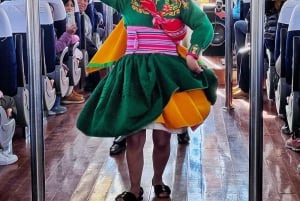 Puno: Uros Taquile Full day tour + folklorische dansen op een speedboot