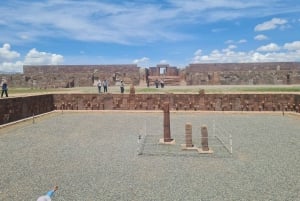 Puno: Dagsudflugt til La Paz og Tiwanaku med guide