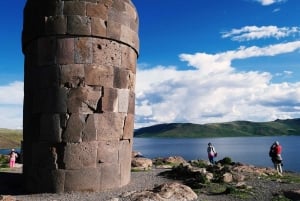 プノ：シルスタニ遺跡ツアー（フォークロアショー付き）