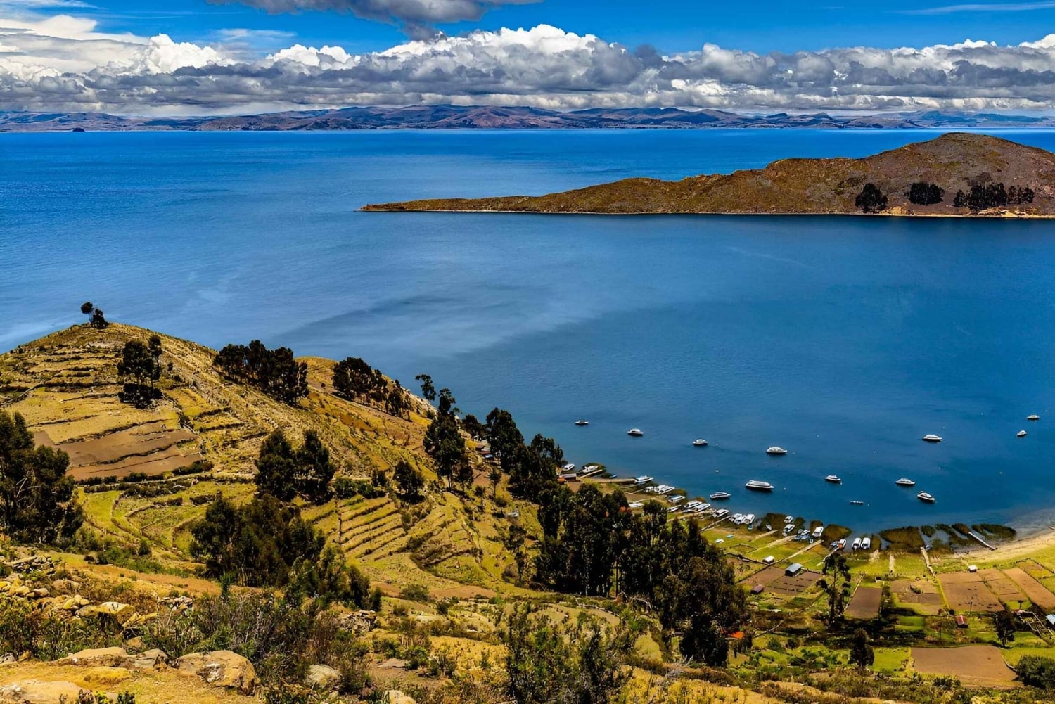 Puno: Tour Uros & Taquile Islands Conexión Espiritual Andina