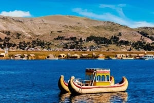 Puno: Tour Uros & Taquile Islands Conexión Espiritual Andina