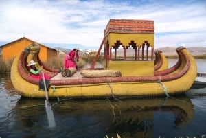 Puno: Uros and Taquile Islands Tour with Lunch