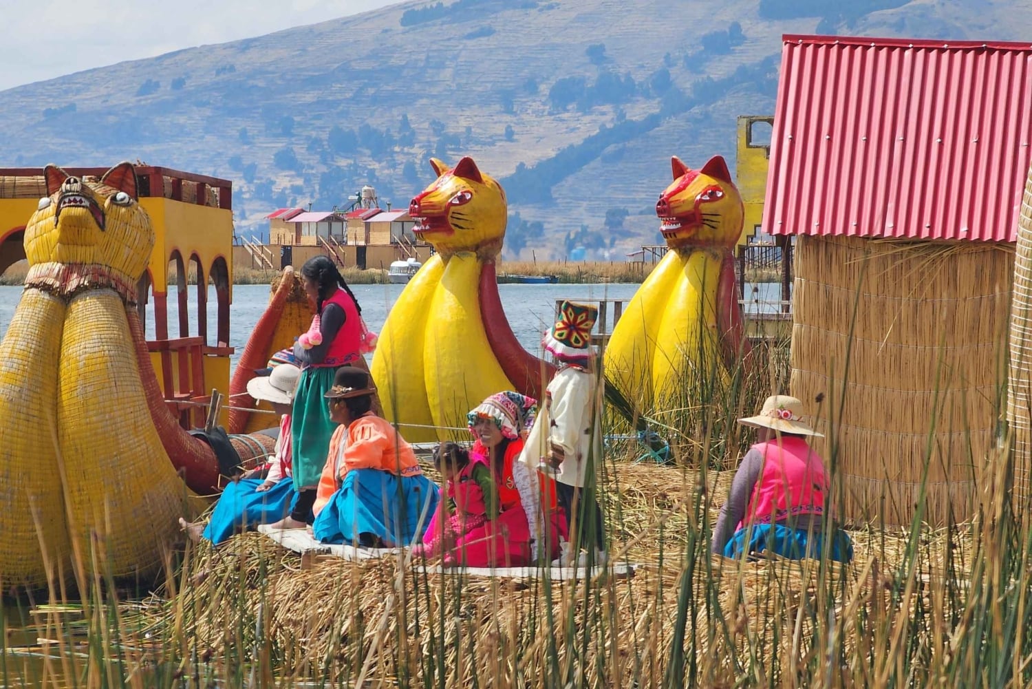 Puno: excursión de un día a las islas flotantes de los Uros y a la isla de Taquile.