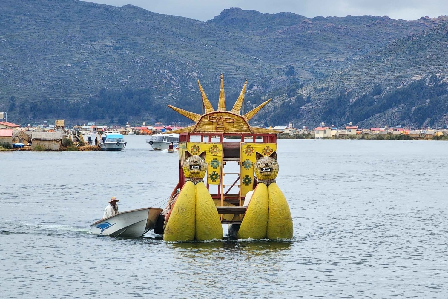 Puno: excursión de un día a las islas flotantes de los Uros y a la isla de Taquile.