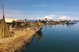 Puno: excursión de un día a las islas flotantes de los Uros y a la isla de Taquile.