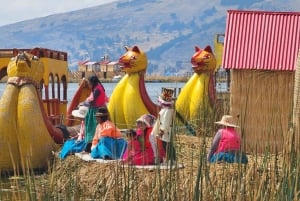 Puno: excursión de un día a las islas flotantes de los Uros y a la isla de Taquile.