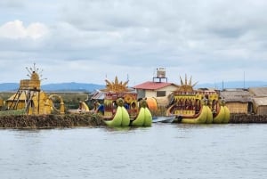 Puno: excursión de un día a las islas flotantes de los Uros y a la isla de Taquile.