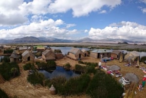 Puno: excursión de un día a las islas flotantes de los Uros y a la isla de Taquile.