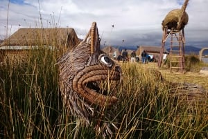 Puno: excursión de un día a las islas flotantes de los Uros y a la isla de Taquile.