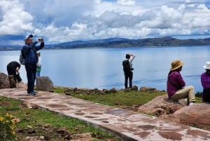 Puno: excursión de un día a las islas flotantes de los Uros y a la isla de Taquile.
