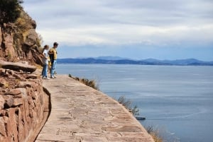 Puno: excursión de un día a las islas flotantes de los Uros y a la isla de Taquile.