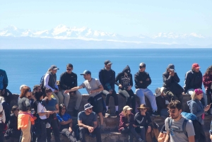 Puno: excursión de un día a las islas flotantes de los Uros y a la isla de Taquile.