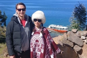 Puno : Excursion Uros Taquile + Nuitée dans la communauté de Luquina (bateau rapide VIP)
