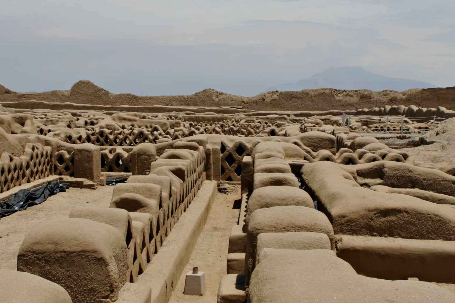 Pirâmides do Sol e da Lua, Huanchaco e Chan Chan