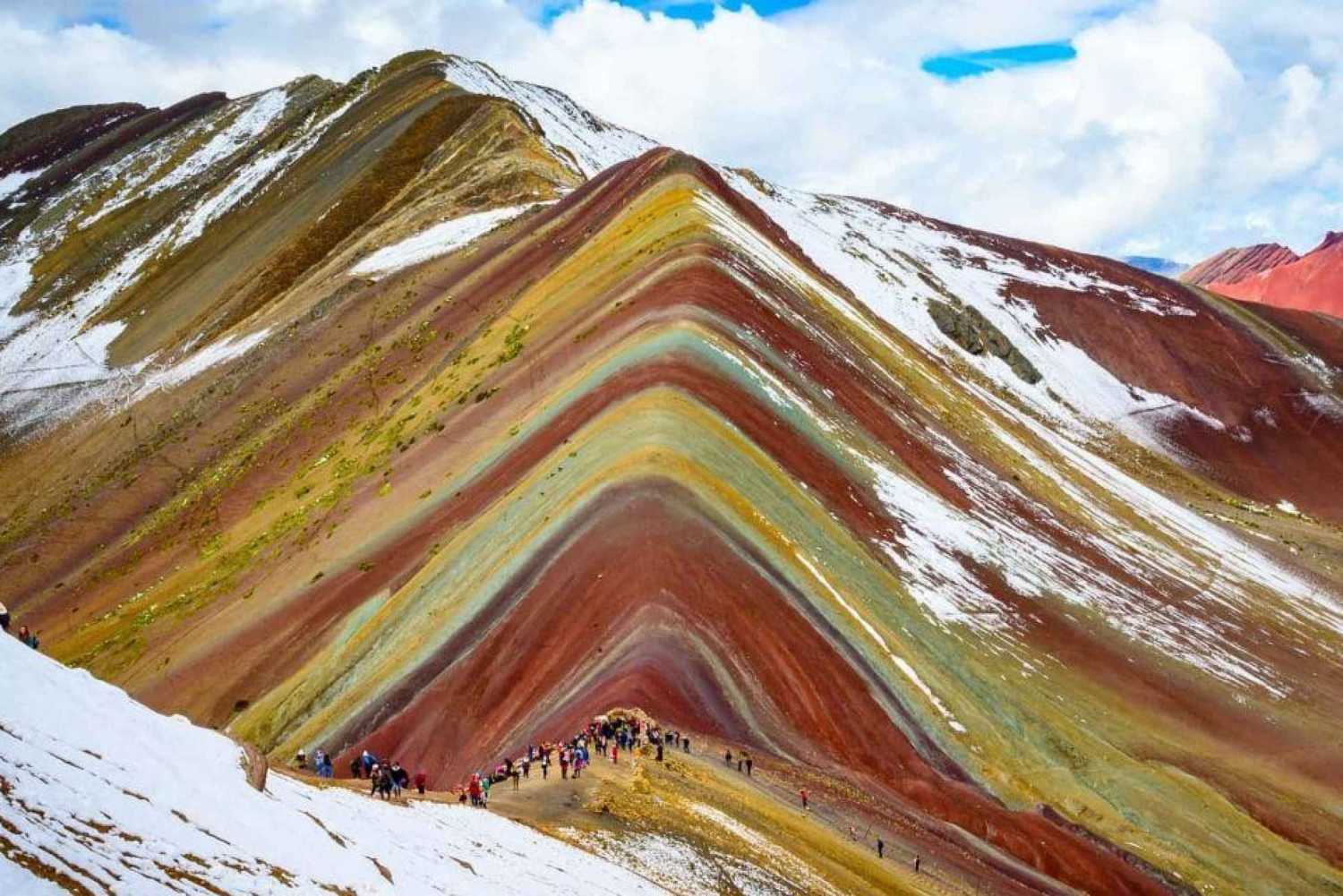 Montanha arco-íris de Cusco em quadriciclo