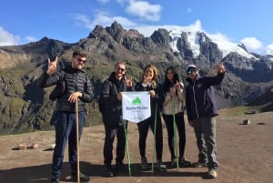 VIP Full Day Kleurrijke Bergwandeling - Begeleid in het Portugees