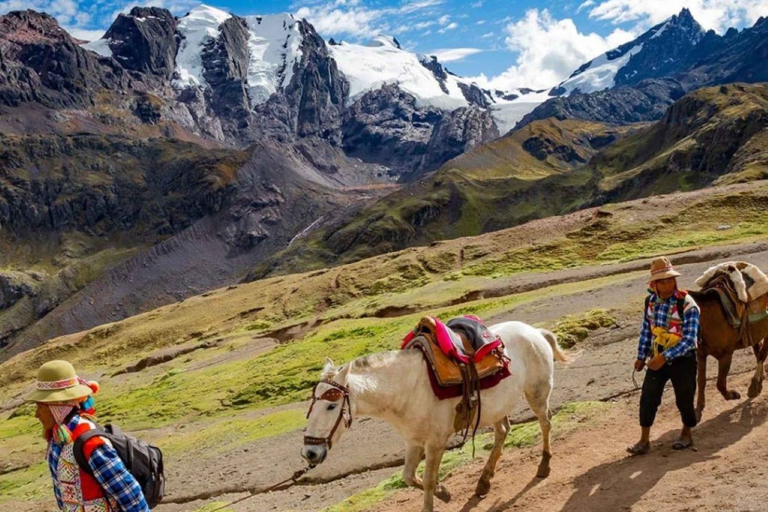 Excursión a caballo por la montaña Arco Iris + Almuerzo Buffet