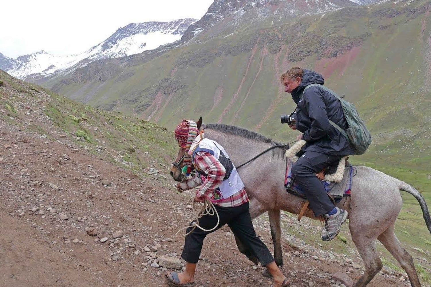 Excursión a caballo por la montaña Arco Iris + Almuerzo Buffet