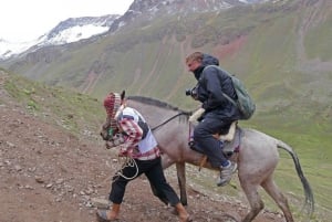 Excursión a caballo por la montaña Arco Iris + Almuerzo Buffet