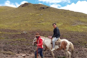Excursión a caballo por la montaña Arco Iris + Almuerzo Buffet
